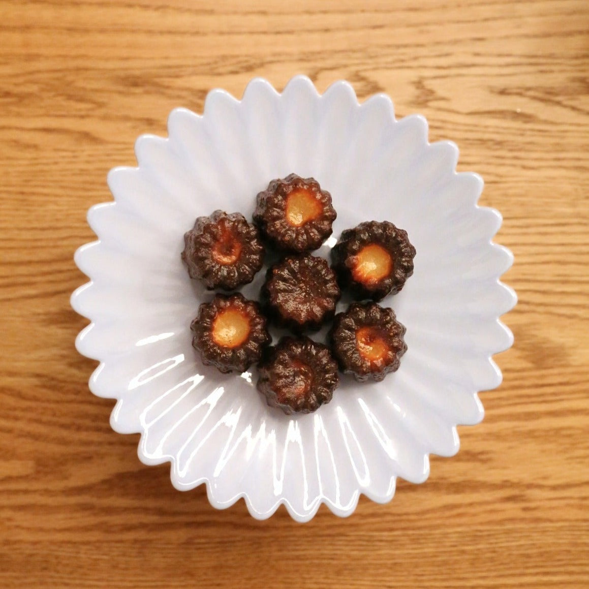 Ginger, pineapple & rum canelé