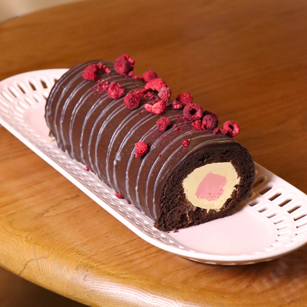 Peanut & respberry roulade